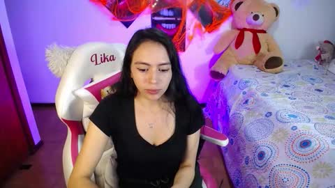 Snapshot of lika_little3 chatting on November 6, 2025, 2:01 am Liika online show from November 6, 2025, 2:01 am