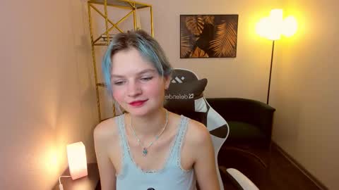 Snapshot of lika_sky chatting on October 9, 2025, 10:57 am lika_sky online show from October 9, 2025, 10:57 am