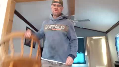 St pierre online show from April 5, 2026, 2:36 pm