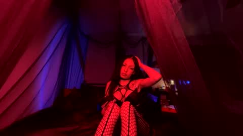 Snapshot of lil_angel_bby chatting on August 4, 2026, 11:57 am lil_angel_bby online show from August 4, 2026, 11:57 am
