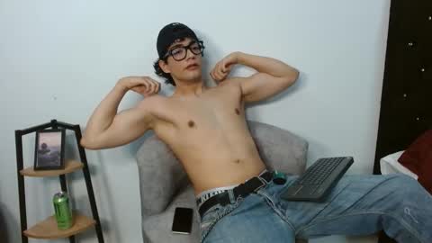 lil_azmodeuss online show from September 20, 2025, 2:45 am