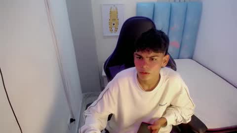 LIAM online show from December 1, 2025, 3:11 am