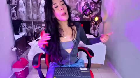 Lili Cey online show from September 11, 2025, 7:25 pm