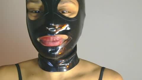 Snapshot of lil_ith chatting on May 5, 2026, 2:41 am Lilith online show from May 5, 2026, 2:41 am