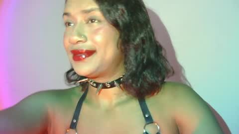 Snapshot of lil_ith chatting on May 19, 2026, 1:22 am Lilith online show from May 19, 2026, 1:22 am