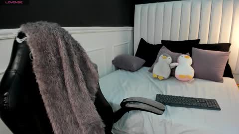 Lila  online show from March 27, 2026, 5:12 pm