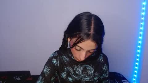 Lisaa online show from February 27, 2025, 8:28 am