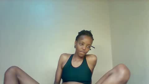 Snapshot of lil_miss9 chatting on November 6, 2025, 1:17 am Lil miss online show from November 6, 2025, 1:17 am