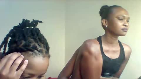 Snapshot of lil_miss9 chatting on November 7, 2025, 2:06 pm Lil miss online show from November 7, 2025, 2:06 pm