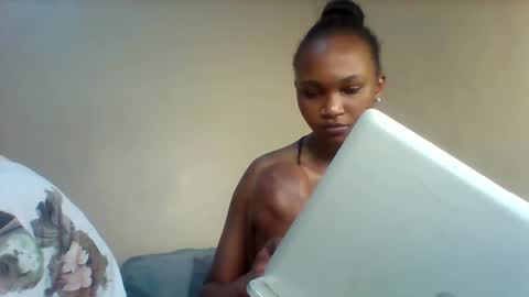 Snapshot of lil_miss9 chatting on November 9, 2025, 12:47 pm Lil miss online show from November 9, 2025, 12:47 pm