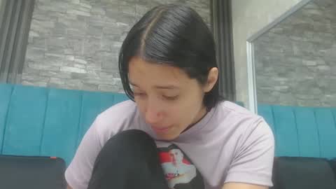 lil_rose2006 online show from October 6, 2025, 12:35 pm