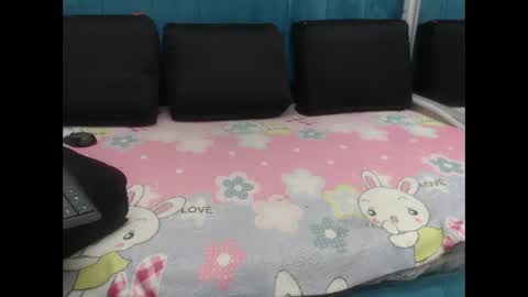 lil_rose2006 online show from October 15, 2025, 12:27 pm