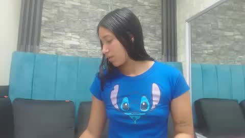 lil_rose2006 online show from November 3, 2025, 9:43 am