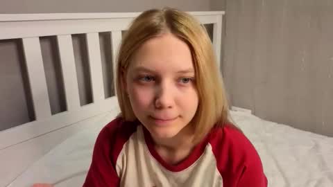 Snapshot of lil_tasty33 chatting on March 3, 2026, 1:34 am Emma online show from March 3, 2026, 1:34 am