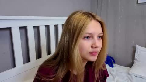 Snapshot of lil_tasty33 chatting on March 6, 2026, 1:02 am Emma online show from March 6, 2026, 1:02 am