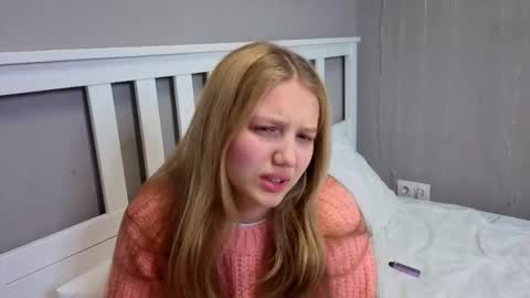 Snapshot of lil_tasty33 chatting on March 10, 2026, 11:37 am Emma online show from March 10, 2026, 11:37 am