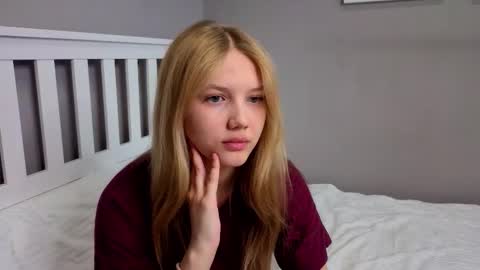 Snapshot of lil_tasty33 chatting on March 14, 2026, 3:23 am Emma online show from March 14, 2026, 3:23 am