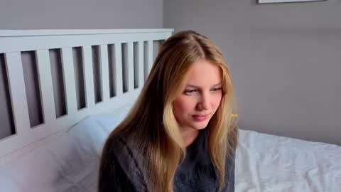 Snapshot of lil_tasty33 chatting on March 23, 2026, 6:39 am Emma online show from March 23, 2026, 6:39 am