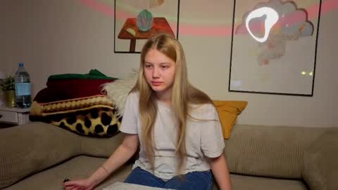 Snapshot of lil_tasty33 chatting on March 28, 2026, 11:26 pm Emma online show from March 28, 2026, 11:26 pm