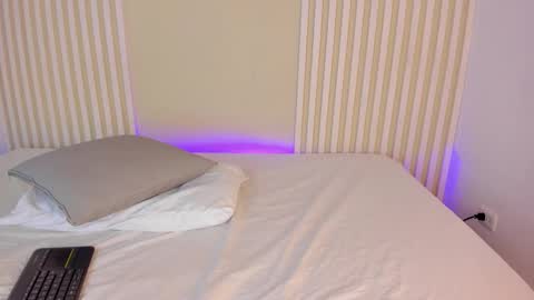 L I L A   online show from November 19, 2025, 3:39 am