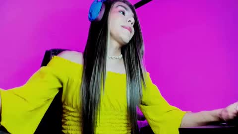 lila_di online show from November 4, 2025, 10:09 pm