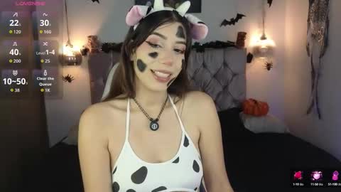lila_min online show from October 10, 2025, 2:05 pm