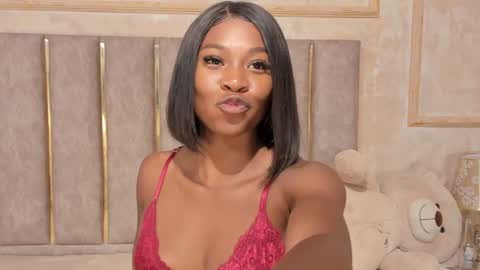 lila bailey  online show from January 31, 2025, 10:52 pm