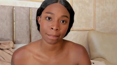 lila bailey  online show from February 6, 2025, 2:11 am