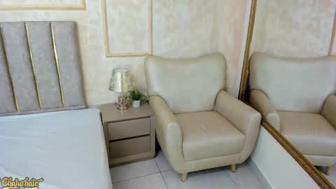 lila bailey  online show from September 9, 2025, 7:46 pm