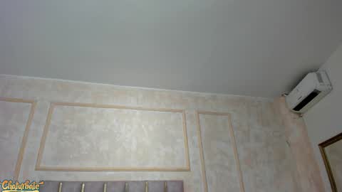 lila bailey  online show from November 6, 2025, 7:48 pm