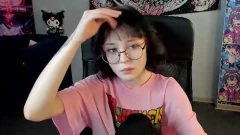 Snapshot of lilac_muse chatting on June 22, 2026, 3:19 am Lili online show from June 22, 2026, 3:19 am