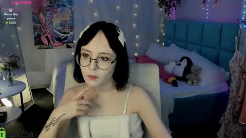 Snapshot of lilac_muse chatting on June 26, 2026, 11:03 am Lili online show from June 26, 2026, 11:03 am
