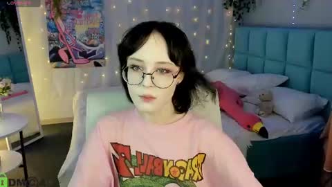 Snapshot of lilac_muse chatting on July 15, 2026, 11:26 am Lili online show from July 15, 2026, 11:26 am