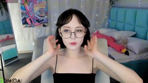 Snapshot of lilac_muse chatting on July 16, 2026, 12:00 pm Lili online show from July 16, 2026, 12:00 pm
