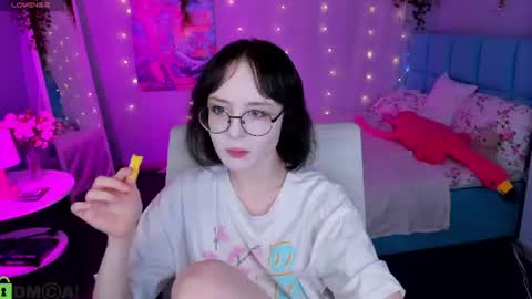 Snapshot of lilac_muse chatting on July 26, 2026, 11:06 am Lili online show from July 26, 2026, 11:06 am