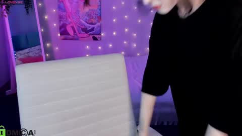 Snapshot of lilac_muse chatting on July 31, 2026, 11:20 am Lili online show from July 31, 2026, 11:20 am