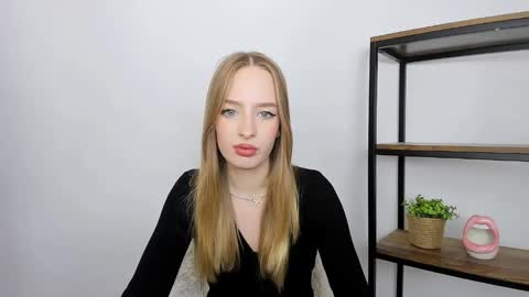 Snapshot of liladesire chatting on December 3, 2024, 4:06 pm LiliaDesire online show from December 3, 2024, 4:06 pm