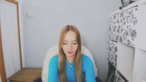 Snapshot of liladesire chatting on December 4, 2024, 9:57 pm LiliaDesire online show from December 4, 2024, 9:57 pm