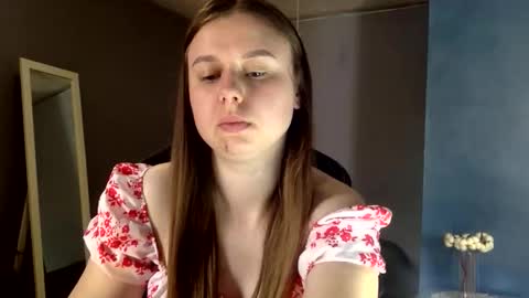 Lily online show from September 22, 2025, 1:24 pm