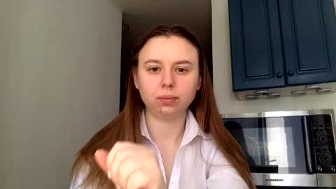 Lily online show from September 23, 2025, 8:17 am
