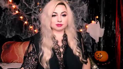 LilaShiny online show from October 29, 2025, 2:47 am