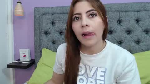 Lilasuni online show from November 27, 2025, 3:25 pm