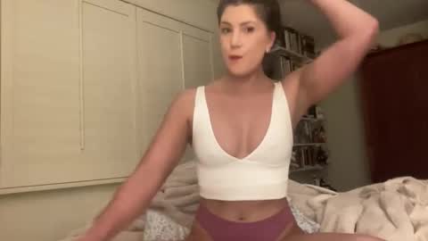 lilbi85_ online show from February 5, 2025, 3:45 am