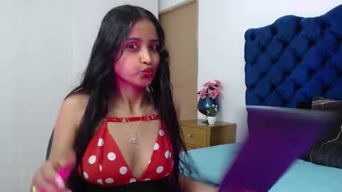 Lili online show from October 26, 2025, 3:12 am