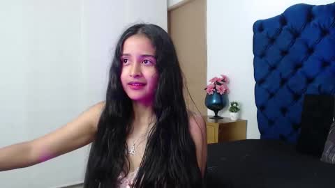 Lili online show from November 18, 2025, 3:12 am