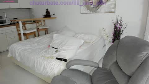 Snapshot of lili_and_niki chatting on January 31, 2025, 9:26 pm Lilith Nickol online show from January 31, 2025, 9:26 pm