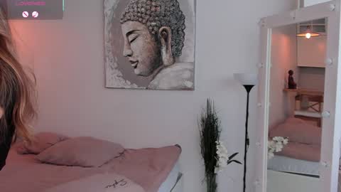 Snapshot of lili_and_niki chatting on October 15, 2025, 7:08 am Lilith Nickol online show from October 15, 2025, 7:08 am