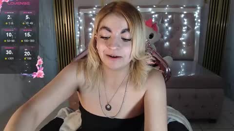 Lili online show from October 2, 2025, 4:19 am