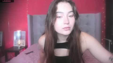 Lilu online show from September 19, 2025, 2:57 am