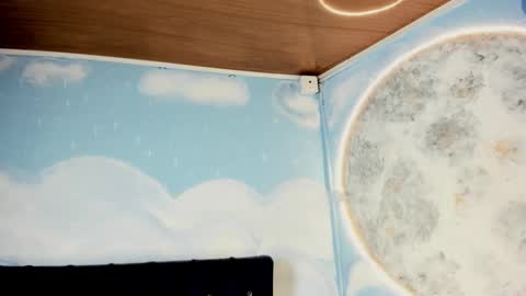 Lili  online show from April 16, 2026, 9:39 pm